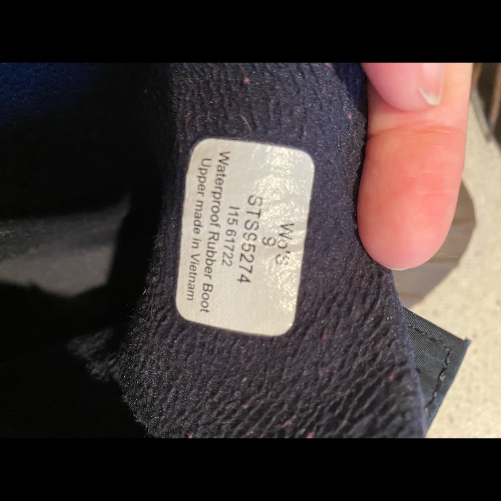 Woman’s Sperry Saltwater Quilted Duck Boots - Sz9 - Picture 3 of 6
